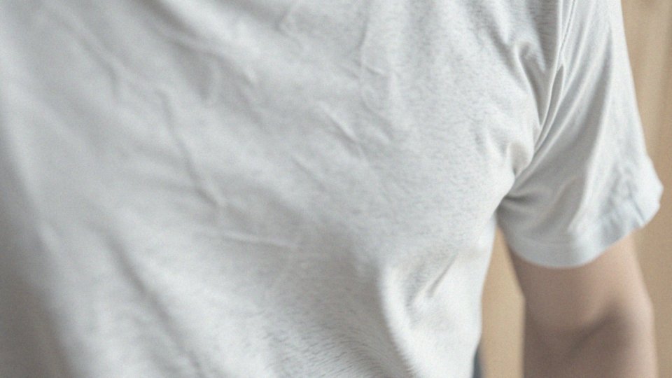 Bolący guzek pod sutkiem u mężczyzny – co to oznacza?